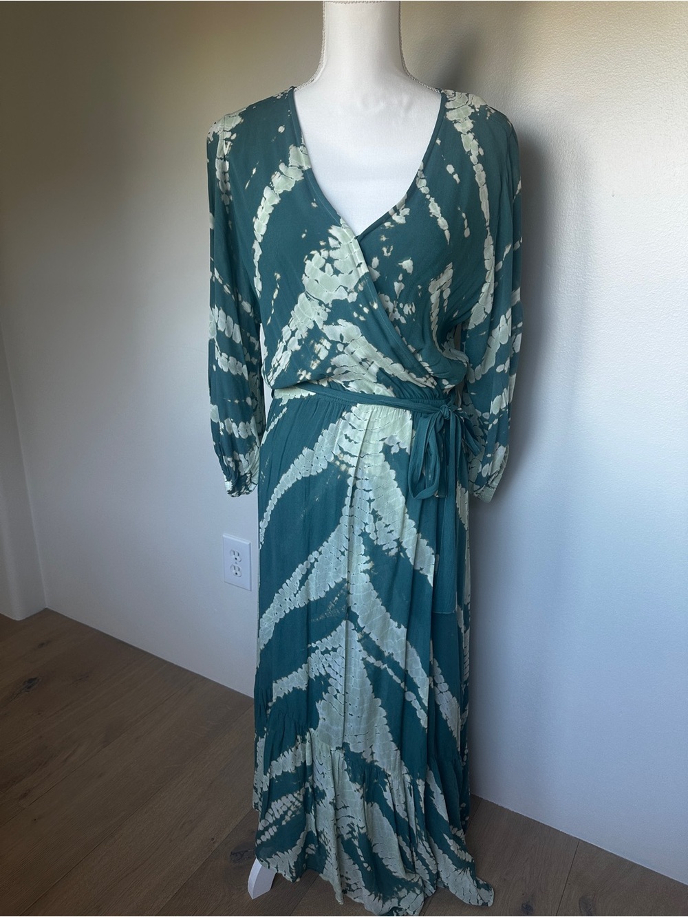 Young Fabulous & Broke YFB Teal Tie Dye Wrap Maxi Dress – Size Small